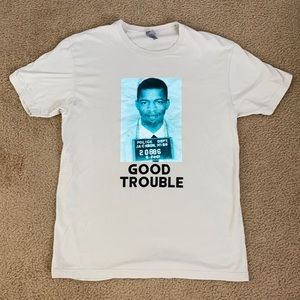 Men’s short sleeve tee in size Large